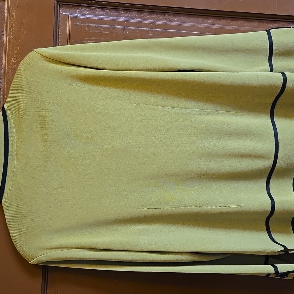 Misook-Knit chartreuse sweater with black trim Size M. - Picture 7 of 12